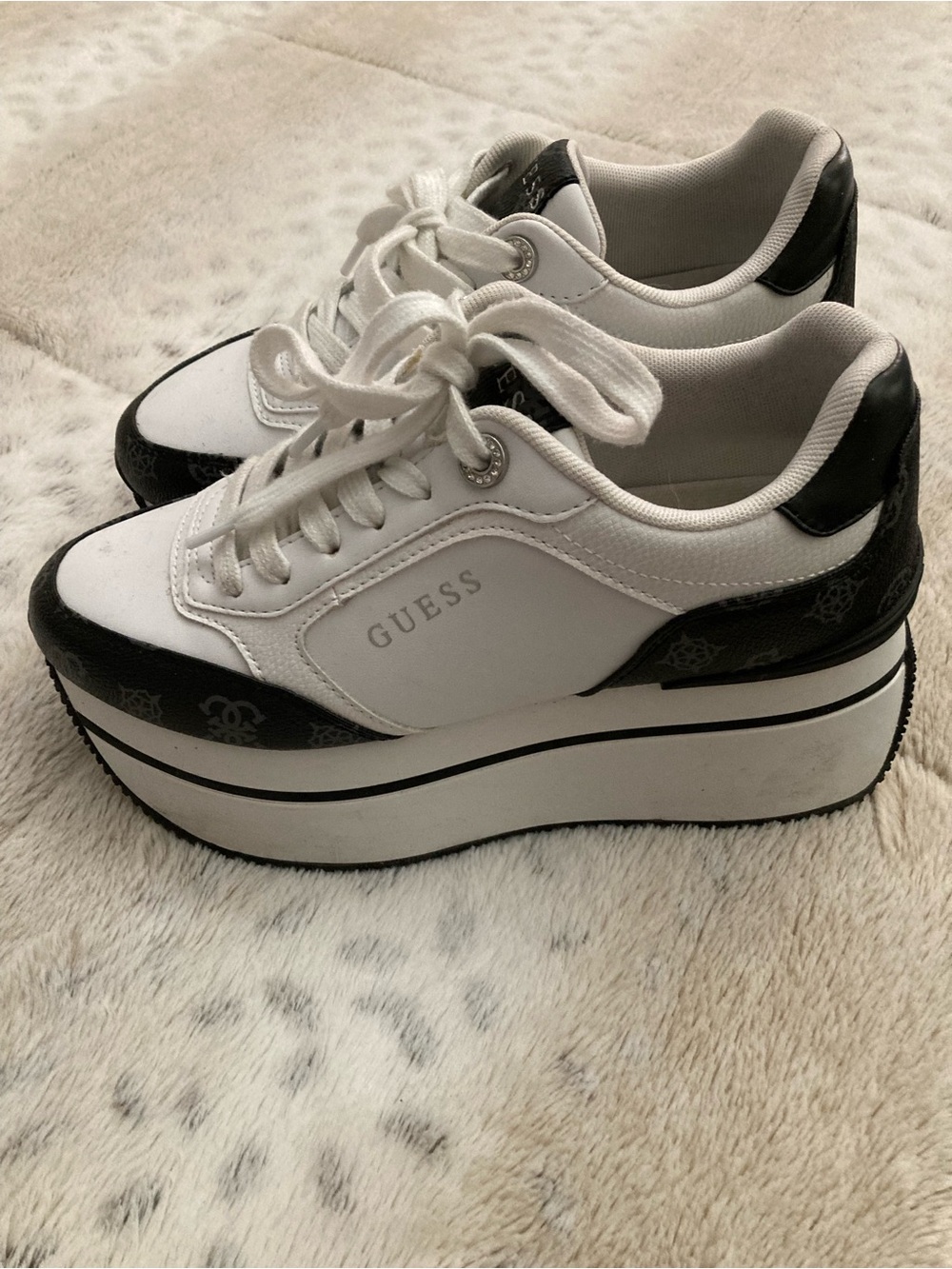 GUESS Platform sneakers
